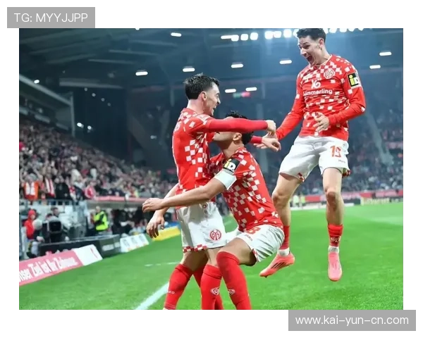 美因茨中场控占优势,门兴防线频遭冲击 美因茨中场控占优势,门兴防线频遭冲击